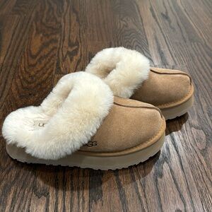 UGG Disquette Platform Slippers - Size 7 - Chestnut